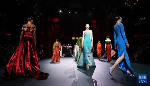 恭王府服飾秀 再度亮相法國(guó)巴黎