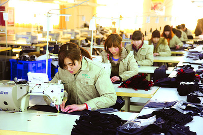 工作服廠家創(chuàng)新發(fā)展,工作服定做品質(zhì)提高用戶體驗(yàn)